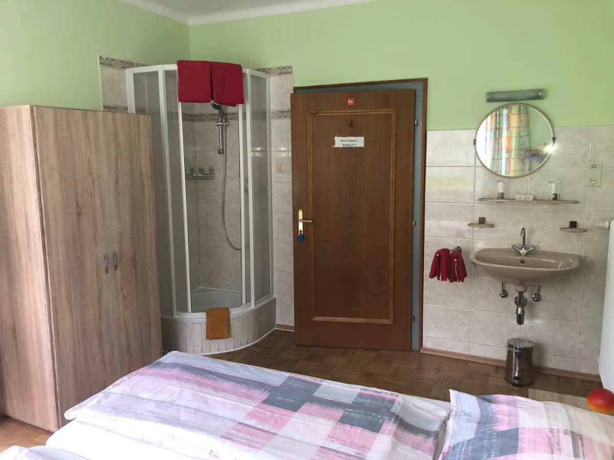 Gasthof-Pension Reidnwirt Baldramsdorf Exteriör bild